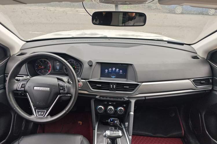 Used Haval H6 2018 Sport Edition 1.5T Automatic Two-Wheel Drive Elite Model China V Standard Center Console