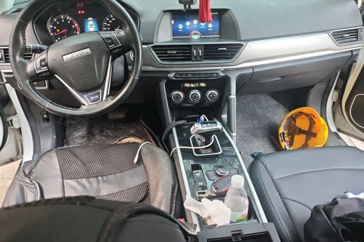 Used Haval H6 2018 Blue Label Sport Edition 1.5T Automatic Two-Wheel Drive Elite Model Center Console