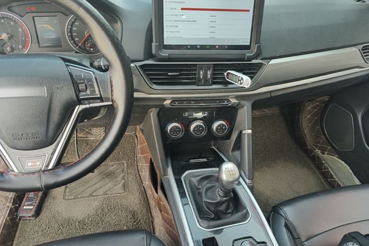 Used Haval H6 2018 Red-Label Sport Version 1.5T Manual Two-Wheel Drive Elite Model Center Console