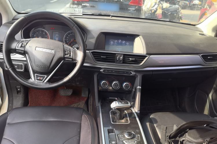 Used Haval H6 2018 Sport Edition 1.5T Automatic Two-Wheel Drive Elite Model China V Standard Center Console