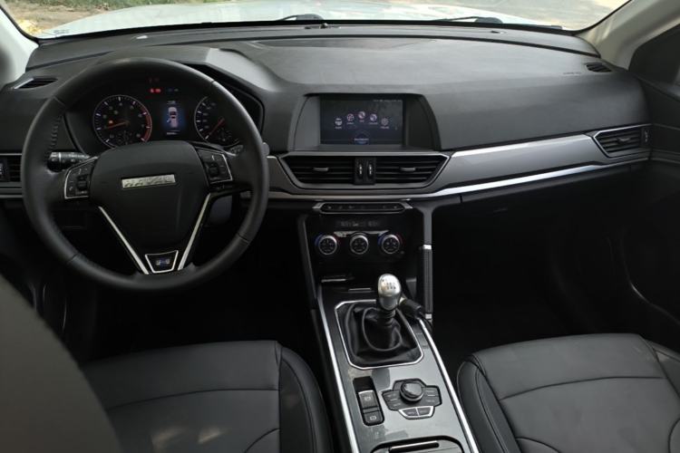 Used Haval H6 2018 Blue Label Sport Edition 1.5T Manual Two-Wheel Drive Elite Model Center Console