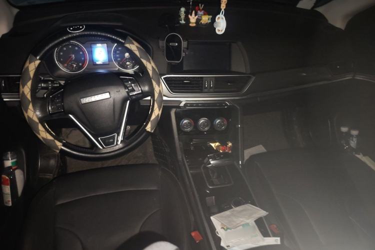 Used Haval H6 2018 Sport Edition 1.5T Automatic Two-Wheel Drive Elite Model China V Standard Center Console