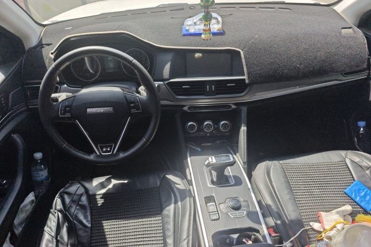 Used Haval H6 2018 Blue Label Sport Edition 1.5T Automatic Two-Wheel Drive Elite Model Center Console