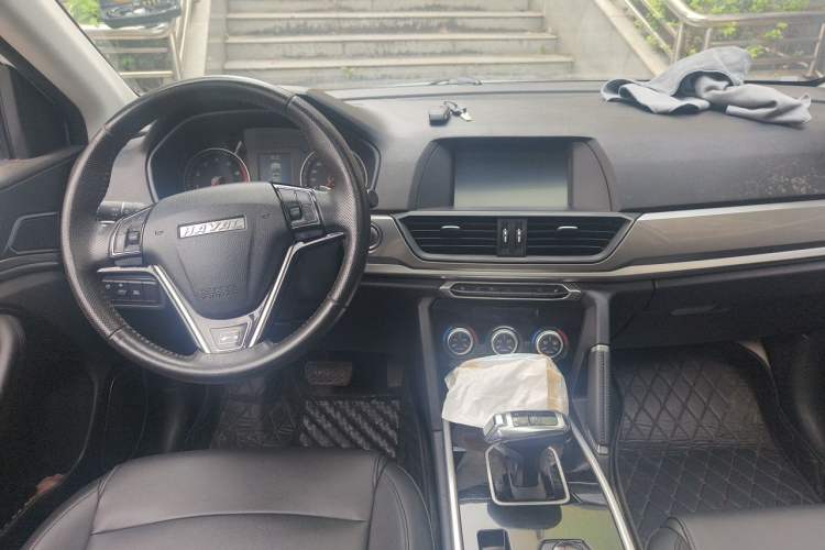 Used Haval H6 2018 Blue Label Sport Edition 1.5T Automatic Two-Wheel Drive Elite Model Center Console