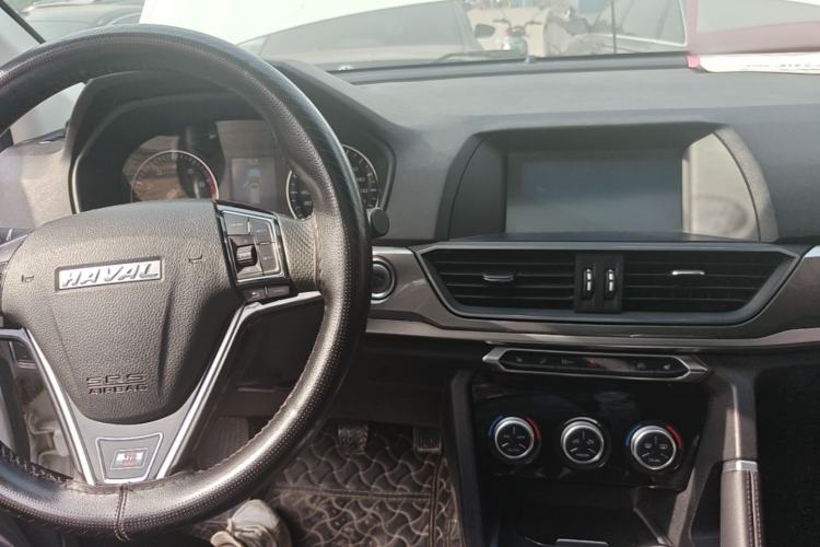 Used Haval H6 2018 Red-Label Sport Version 1.5T Manual Two-Wheel Drive Elite Model Center Console