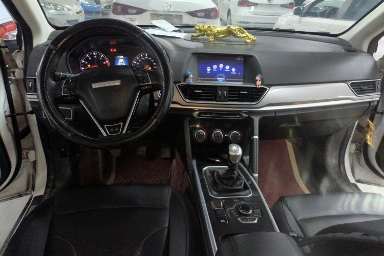 Used Haval H6 2018 Sport Edition 1.5T Manual Two-Wheel Drive Elite Model China V Standard Center Console