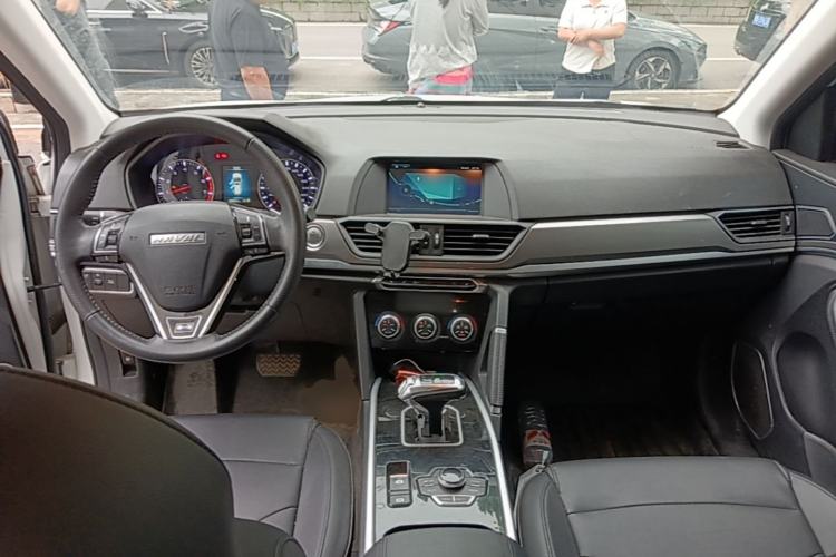 Used Haval H6 2018 Blue Label Sport Edition 1.5T Automatic Two-Wheel Drive Elite Model Center Console