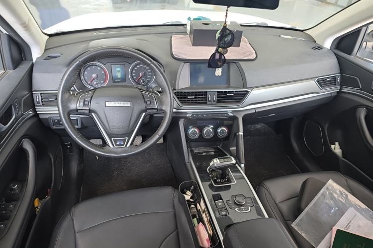 Used Haval H6 2018 Blue Label Sport Edition 1.5T Automatic Two-Wheel Drive Prestige Model Center Console