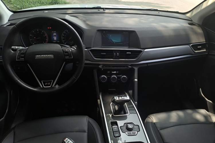 Used Haval H6 2018 Sport Edition 1.5T Automatic Two-Wheel Drive Elite Model China V Standard Center Console