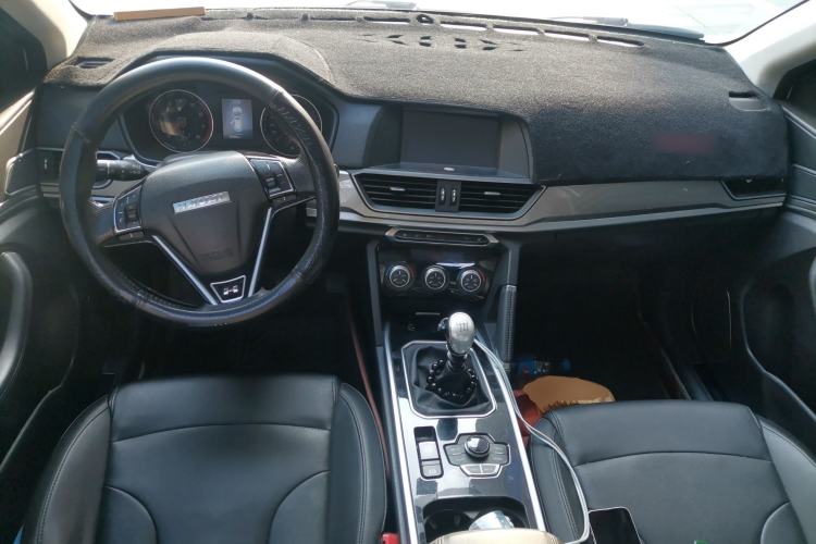 Used Haval H6 2018 Red-Label Sport Version 1.5T Manual Two-Wheel Drive Elite Model Center Console