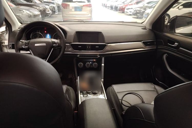 Used Haval H6 2018 Sport Edition 1.5T Automatic Two-Wheel Drive Elite Model China V Standard Center Console
