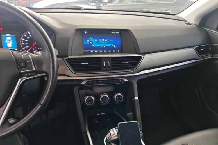 Used Haval H6 2018 Blue Label Sport Edition 1.5T Automatic Two-Wheel Drive Elite Model Center Console