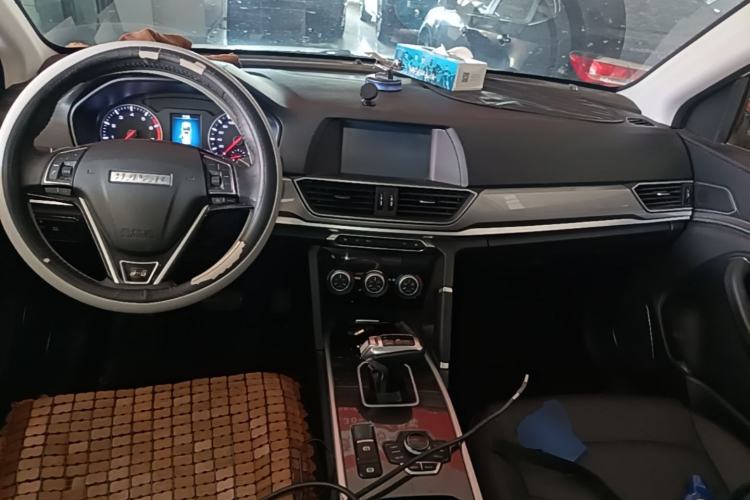 Used Haval H6 2018 Red-Label Sport Edition 1.5T Automatic Two-Wheel Drive Prestige Model Center Console