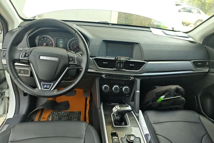 Used Haval H6 2018 Blue Label Sport Edition 1.5T Automatic Two-Wheel Drive Elite Model Center Console