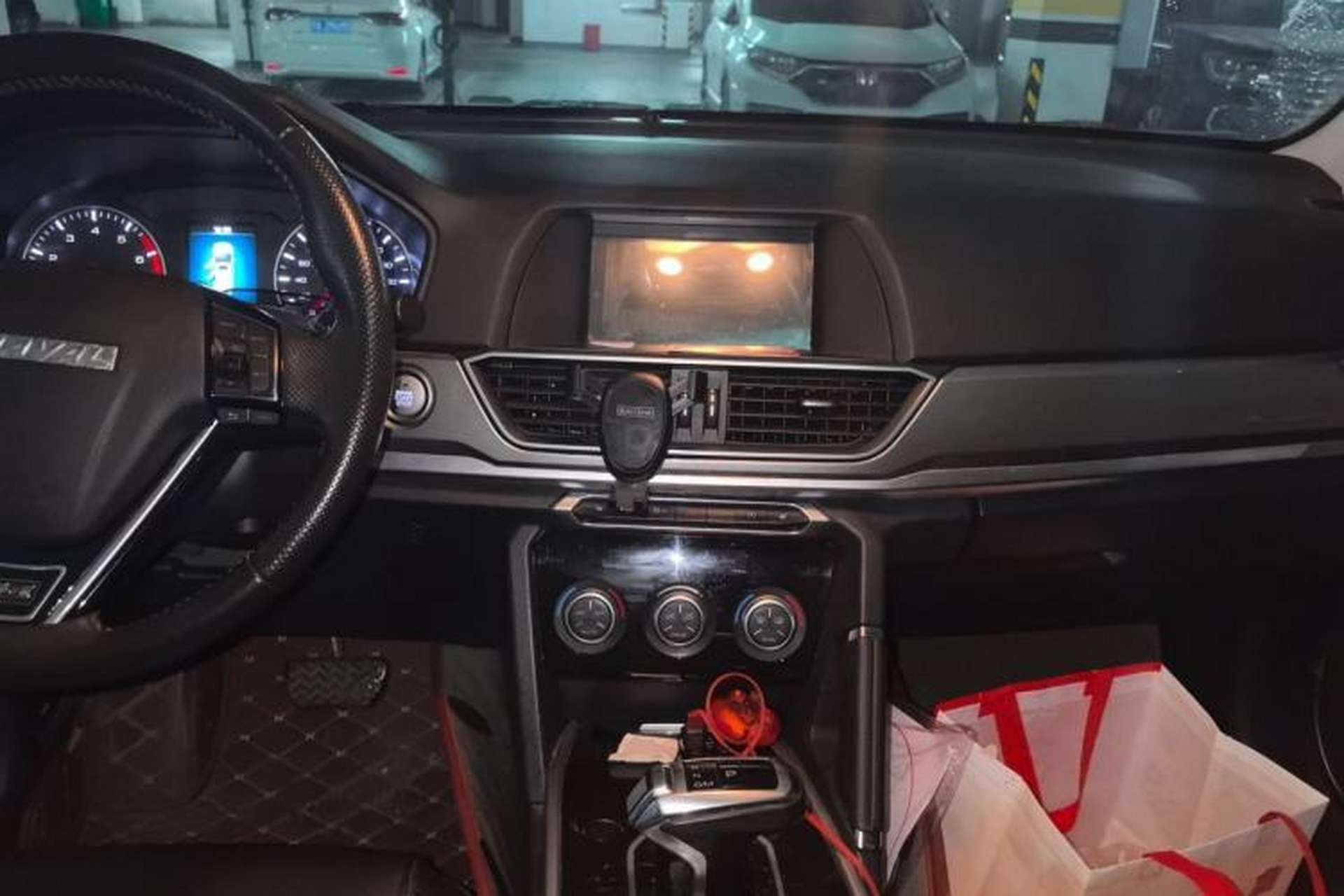 Used Haval H6 2018 Red-Label Sport Edition 1.5T Automatic Two-Wheel Drive Elite Model Center Console