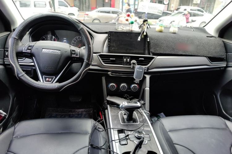 Used Haval H6 2018 Red-Label Sport Edition 1.5T Automatic Two-Wheel Drive Elite Model Center Console