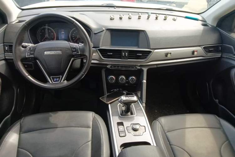 Used Haval H6 2018 Blue Label Sport Edition 1.5T Automatic Two-Wheel Drive Elite Model Center Console