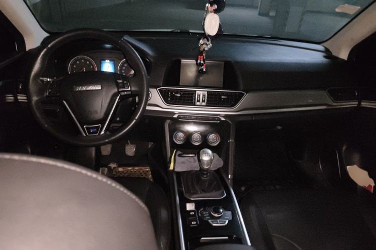 Used Haval H6 2018 Blue Label Sport Edition 1.5T Manual Two-Wheel Drive Elite Model Center Console