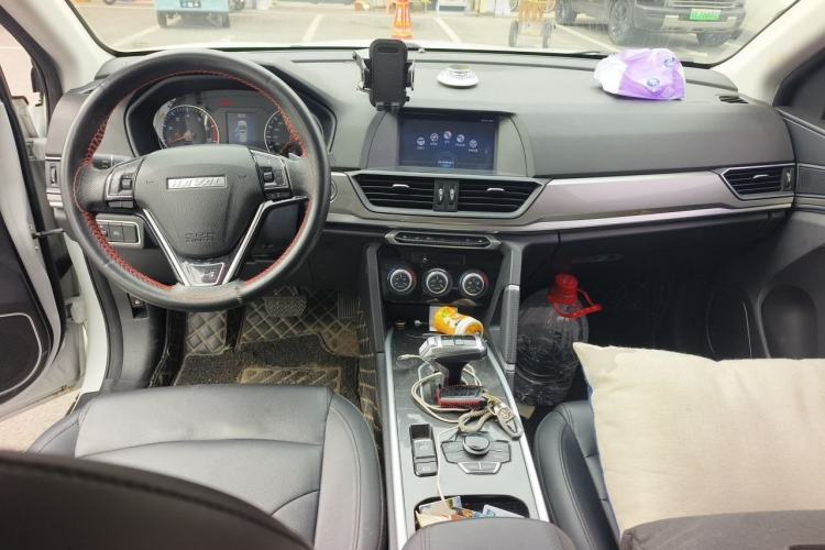 Used Haval H6 2018 Blue Label Sport Edition 1.5T Automatic Two-Wheel Drive Elite Model Center Console