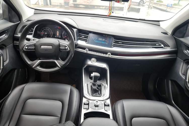 Used Haval H6 2018 Red-Label 2.0T Automatic Luxury Model Center Console