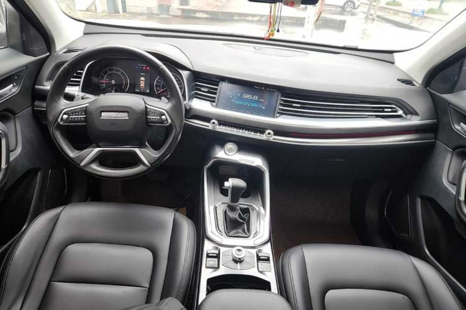 Used Haval H6 2018 Red-Label 2.0T Automatic Luxury Model Center Console