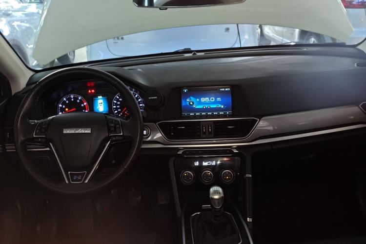 Used Haval H6 2018 Blue Label Sport Edition 1.5T Manual Two-Wheel Drive Elite Model Center Console