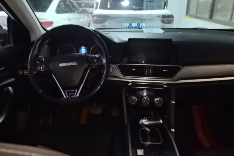 Used Haval H6 2018 Blue Label Sport Edition 1.5T Automatic Two-Wheel Drive Elite Model Center Console