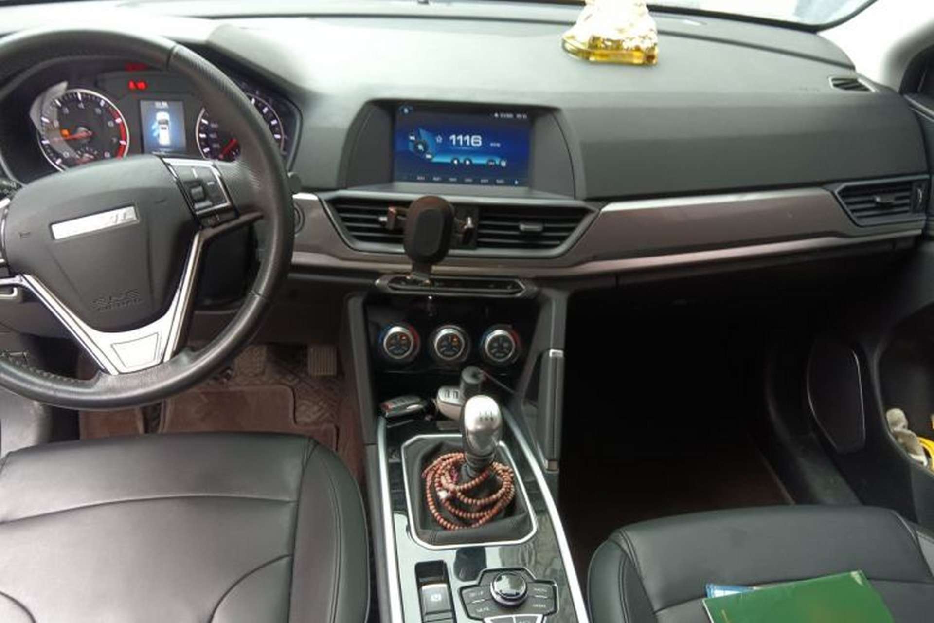 Used Haval H6 2018 Red-Label Sport Version 1.5T Manual Two-Wheel Drive Elite Model Center Console