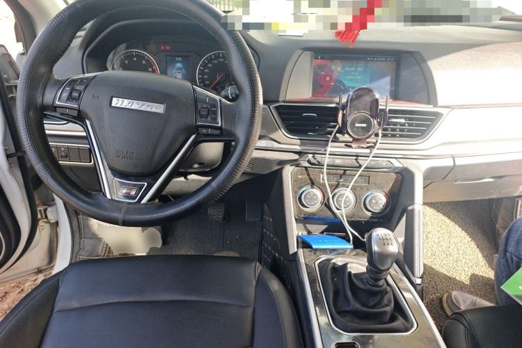 Used Haval H6 2018 Red-Label Sport Version 1.5T Manual Two-Wheel Drive Elite Model Center Console