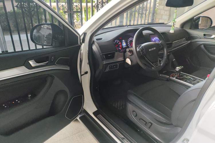 Used Haval H6 2018 Sport Edition 1.5T Automatic Two-Wheel Drive Elite Model China V Standard Driver Seat