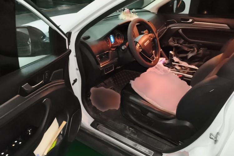 Used Haval H6 2018 Sport Edition 1.5T Manual Two-Wheel Drive Elite Model China V Standard Driver Seat