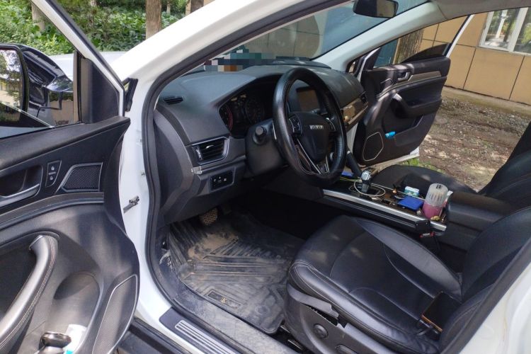 Used Haval H6 2018 Sport Edition 1.5T Automatic Two-Wheel Drive Elite Model China V Standard Driver Seat