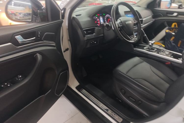 Used Haval H6 2018 Sport Edition 1.5T Automatic Two-Wheel Drive Elite Model China V Standard Driver Seat
