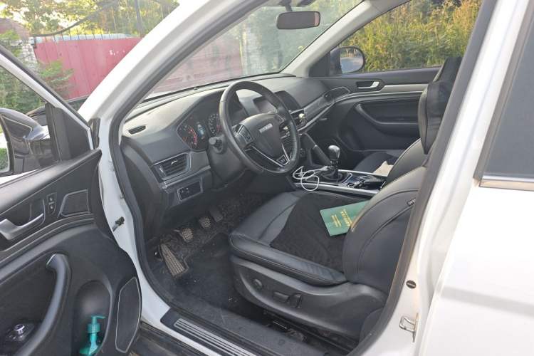 Used Haval H6 2018 Sport Edition 1.5T Manual Two-Wheel Drive Elite Model China V Standard Driver Seat