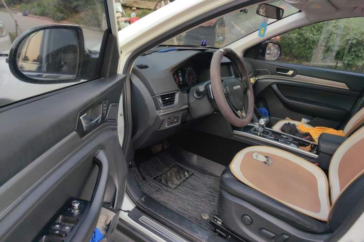 Used Haval H6 2018 Sport Edition 1.5T Automatic Two-Wheel Drive Elite Model China V Standard Driver Seat