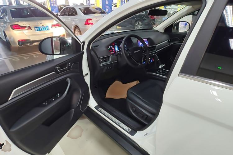 Used Haval H6 2018 Sport Edition 1.5T Automatic Two-Wheel Drive Elite Model China V Standard Driver Seat