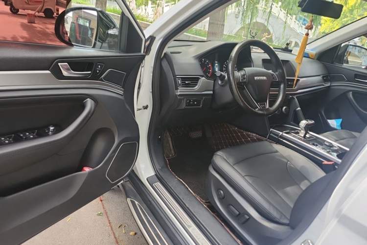 Used Haval H6 2018 Sport Edition 1.5T Automatic Two-Wheel Drive Elite Model China V Standard Driver Seat