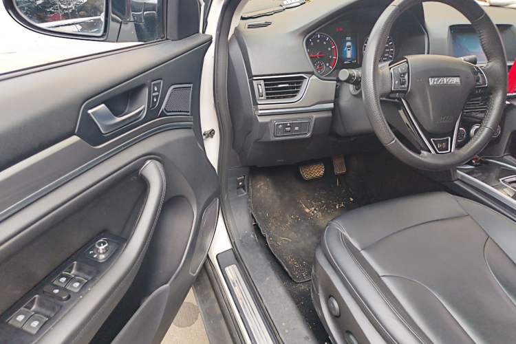 Used Haval H6 2018 Sport Edition 1.5T Automatic Two-Wheel Drive Elite Model China V Standard Driver Seat