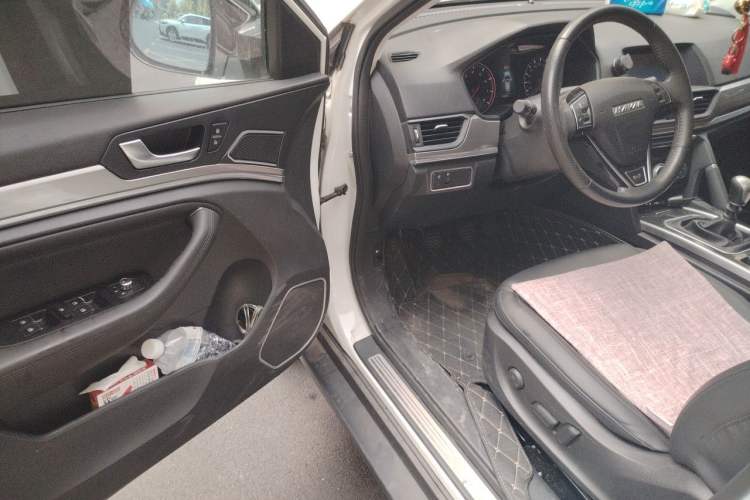 Used Haval H6 2018 Red-Label Sport Version 1.5T Manual Two-Wheel Drive Elite Model Driver Seat