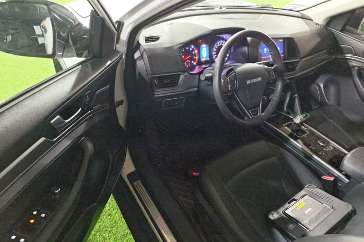Used Haval H6 2018 Sport Edition 1.5T Automatic Two-Wheel Drive Elite Model China V Standard Driver Seat