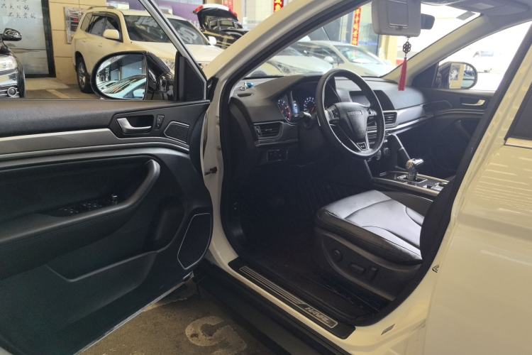 Used Haval H6 2018 Sport Edition 1.5T Automatic Two-Wheel Drive Elite Model China V Standard Driver Seat