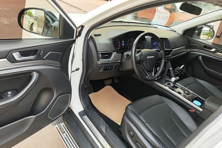 Used Haval H6 2018 Sport Edition 1.5T Automatic Two-Wheel Drive Elite Model China V Standard Driver Seat