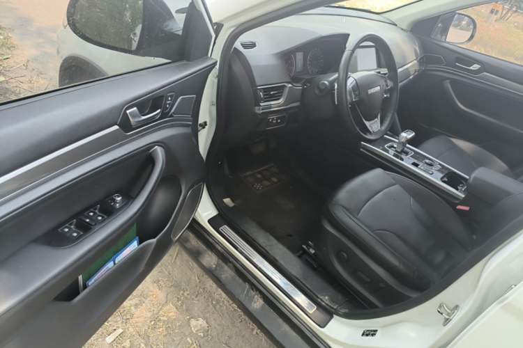 Used Haval H6 2018 Sport Edition 1.5T Automatic Two-Wheel Drive Elite Model China V Standard Driver Seat