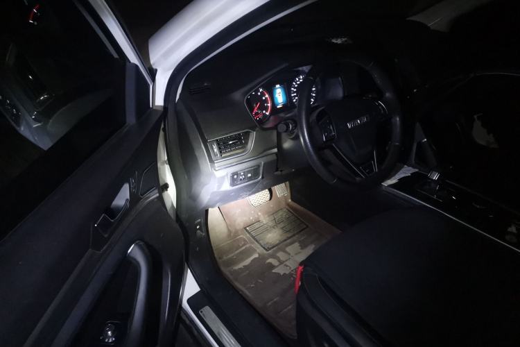 Used Haval H6 2018 Sport Edition 1.5T Automatic Two-Wheel Drive Elite Model China V Standard Driver Seat