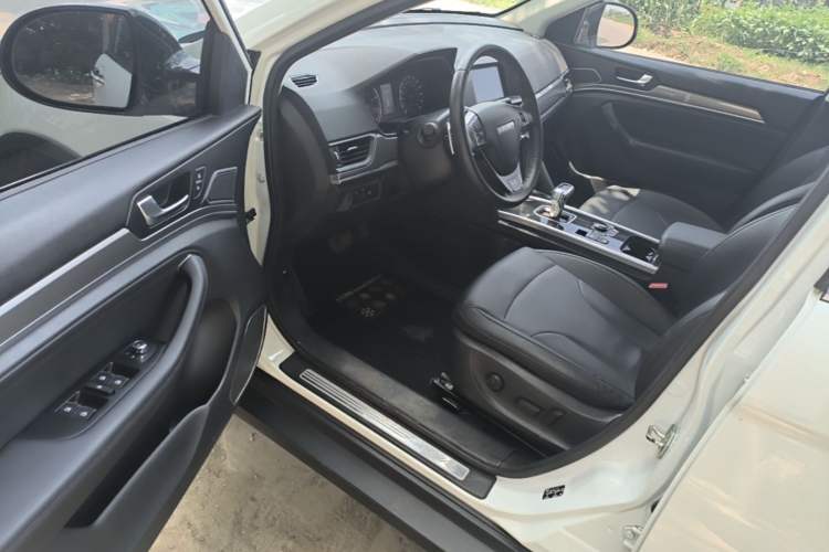 Used Haval H6 2018 Sport Edition 1.5T Automatic Two-Wheel Drive Elite Model China V Standard Driver Seat