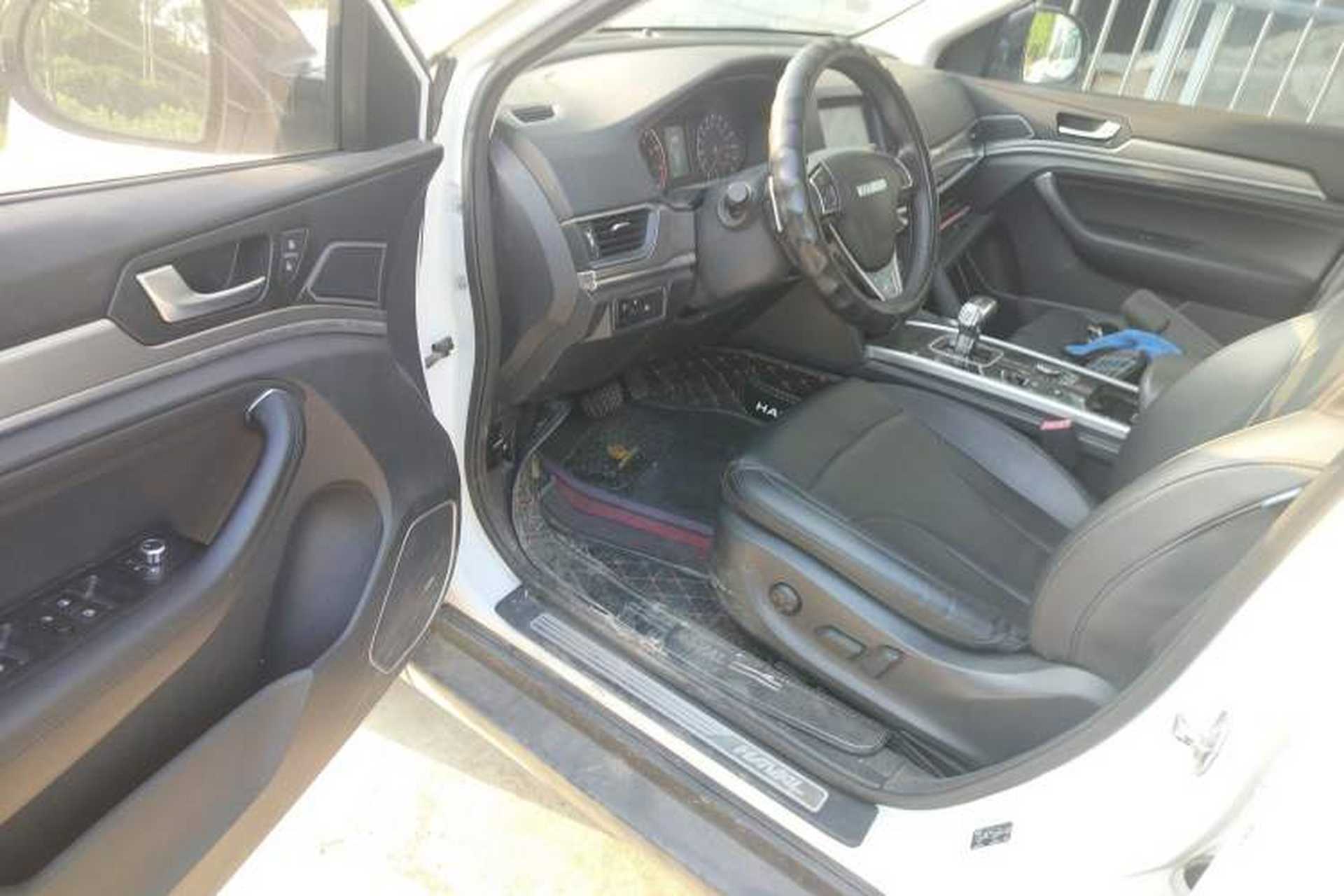 Used Haval H6 2018 Sport Edition 1.5T Automatic Two-Wheel Drive Elite Model China V Standard Driver Seat