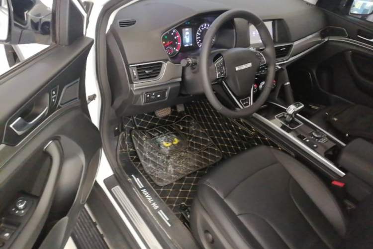 Used Haval H6 2018 Sport Edition 1.5T Automatic Two-Wheel Drive Elite Model China V Standard Driver Seat