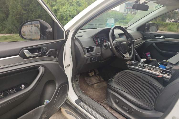 Used Haval H6 2018 Sport Edition 1.5T Automatic Two-Wheel Drive Elite Model China V Standard Driver Seat