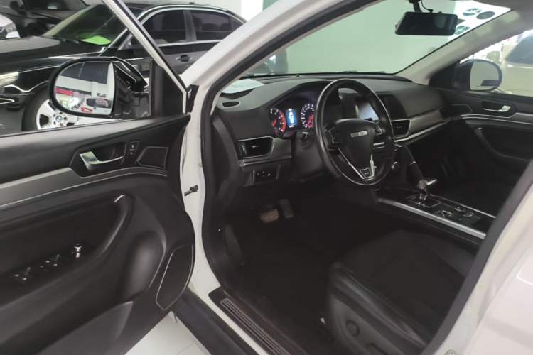 Used Haval H6 2018 Sport Edition 1.5T Automatic Two-Wheel Drive Elite Model China V Standard Driver Seat