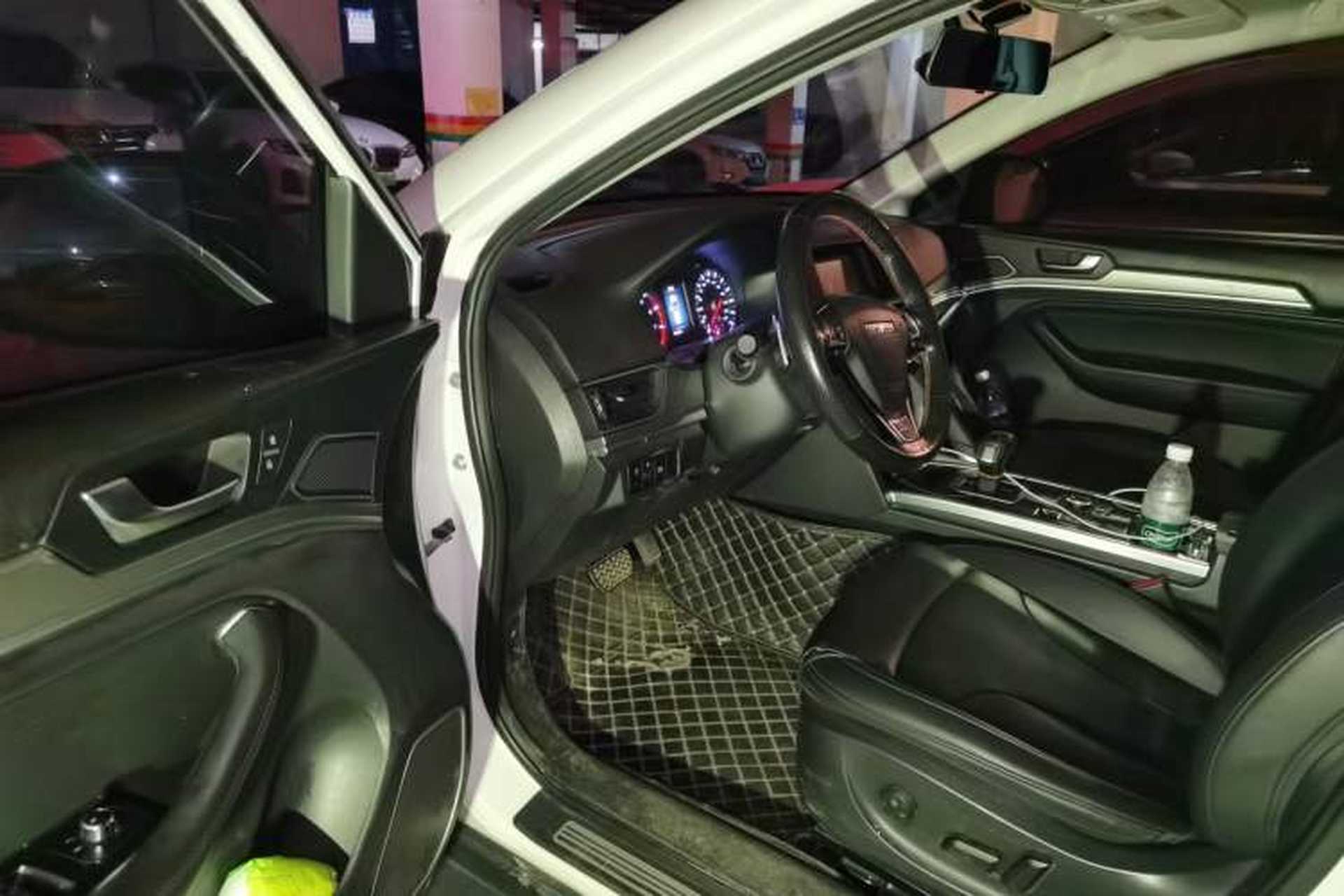Used Haval H6 2018 Sport Edition 1.5T Automatic Two-Wheel Drive Elite Model China V Standard Driver Seat